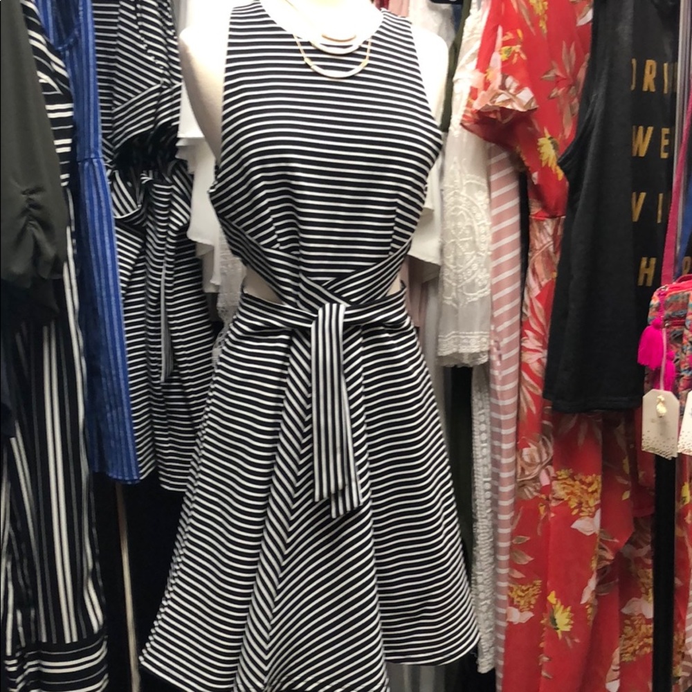 Sleeveless dress